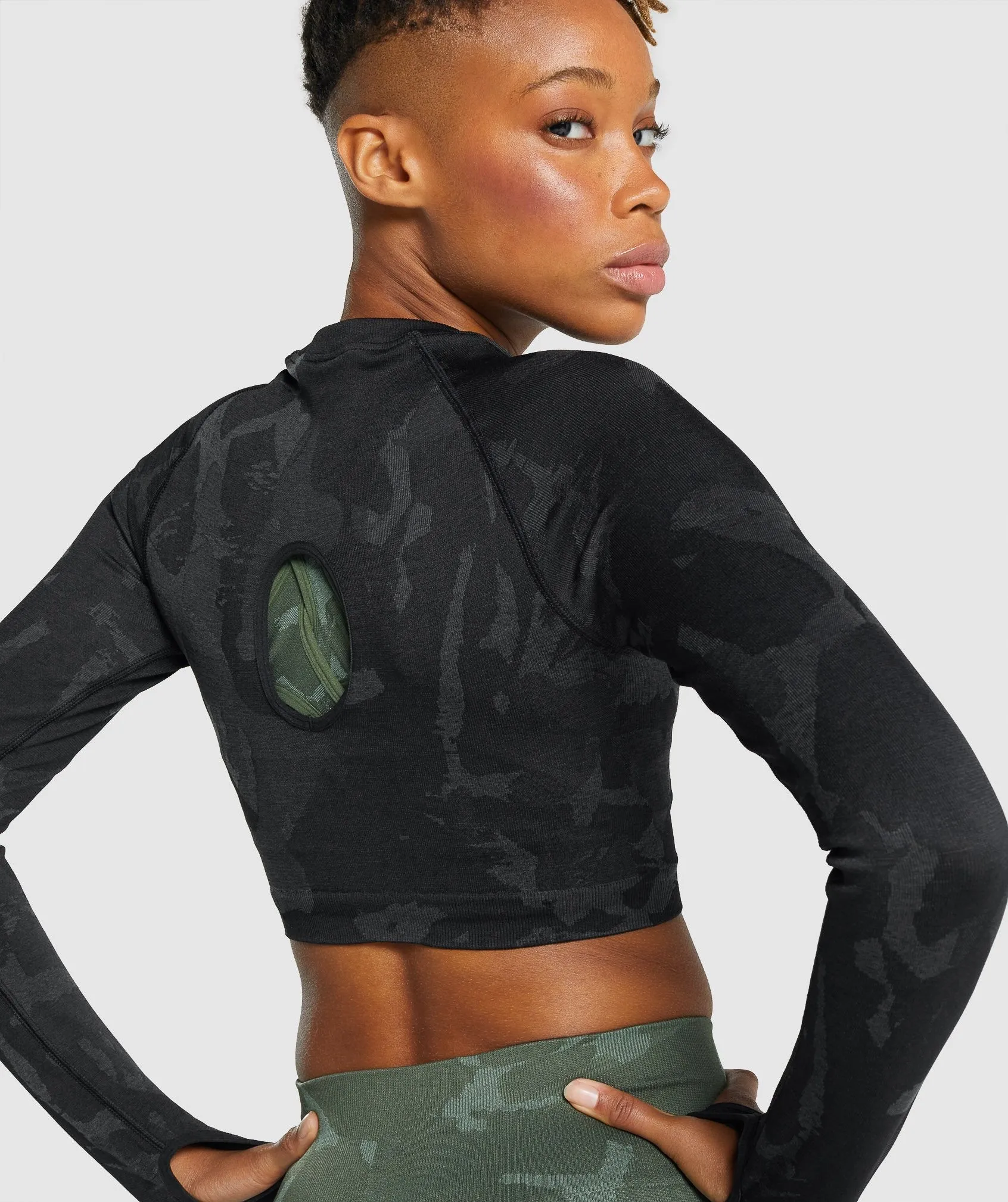 Gymshark Adapt Camo Seamless Long Sleeve Crop Top - Savanna | Black