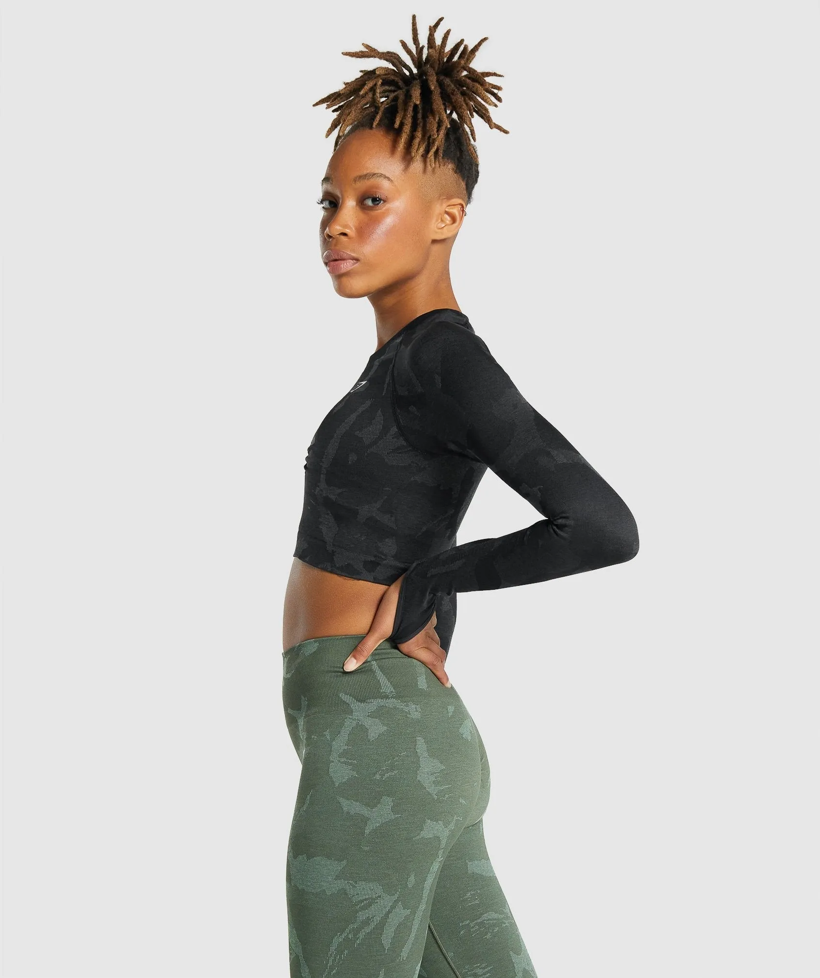 Gymshark Adapt Camo Seamless Long Sleeve Crop Top - Savanna | Black