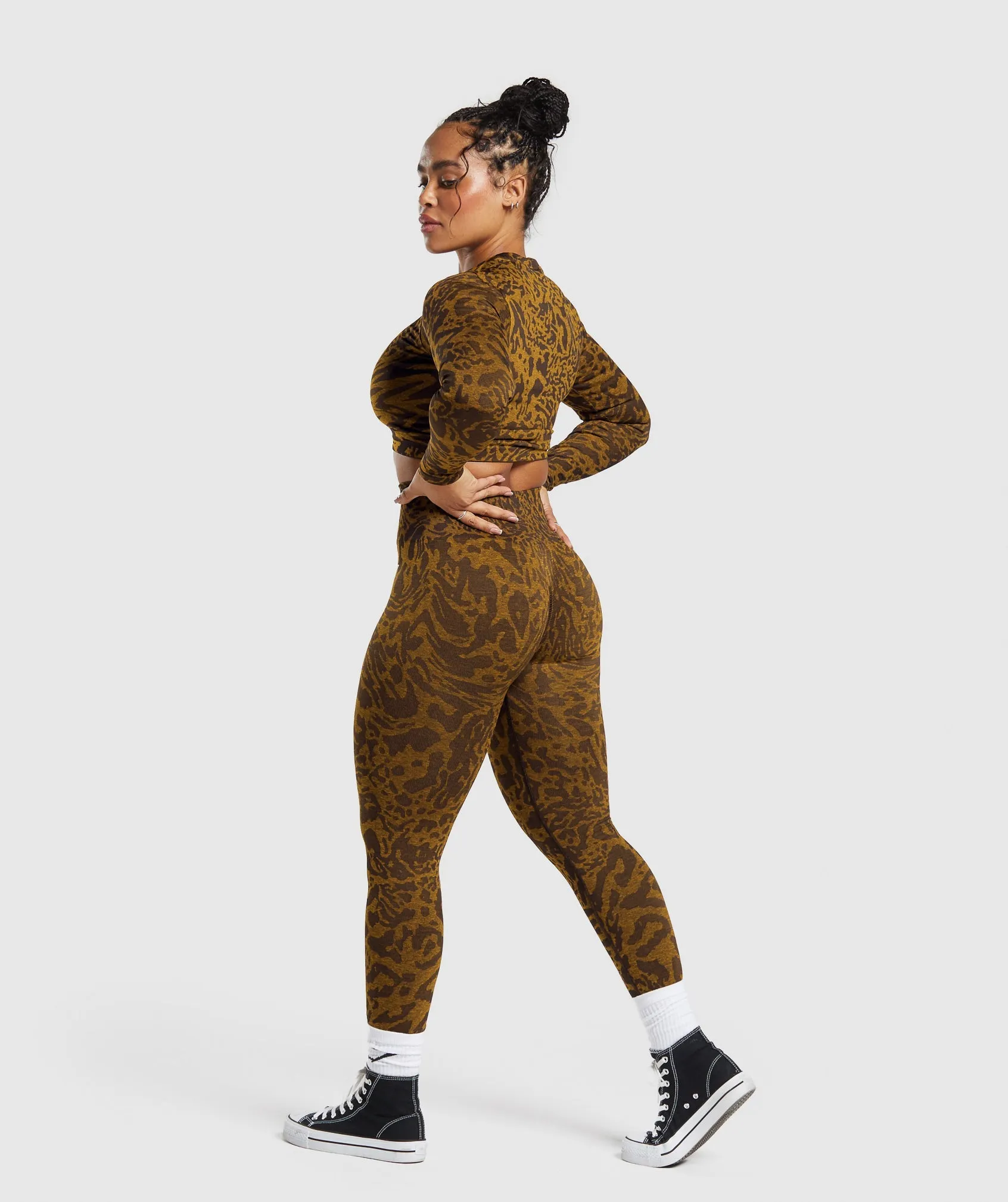 Gymshark Adapt Safari Seamless Long Sleeve Crop Top - Archive Brown/Burnt Yellow