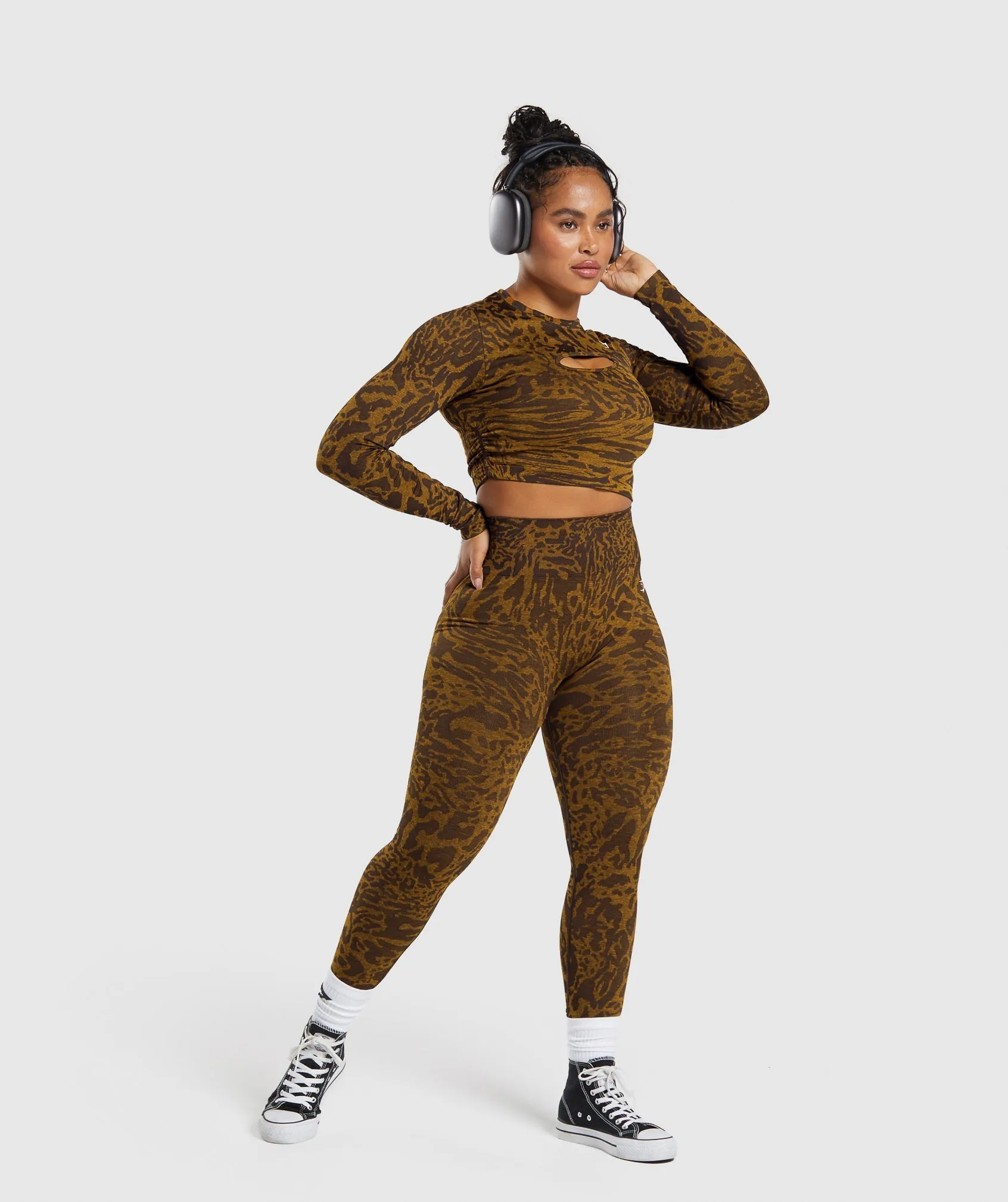 Gymshark Adapt Safari Seamless Long Sleeve Crop Top - Archive Brown/Burnt Yellow