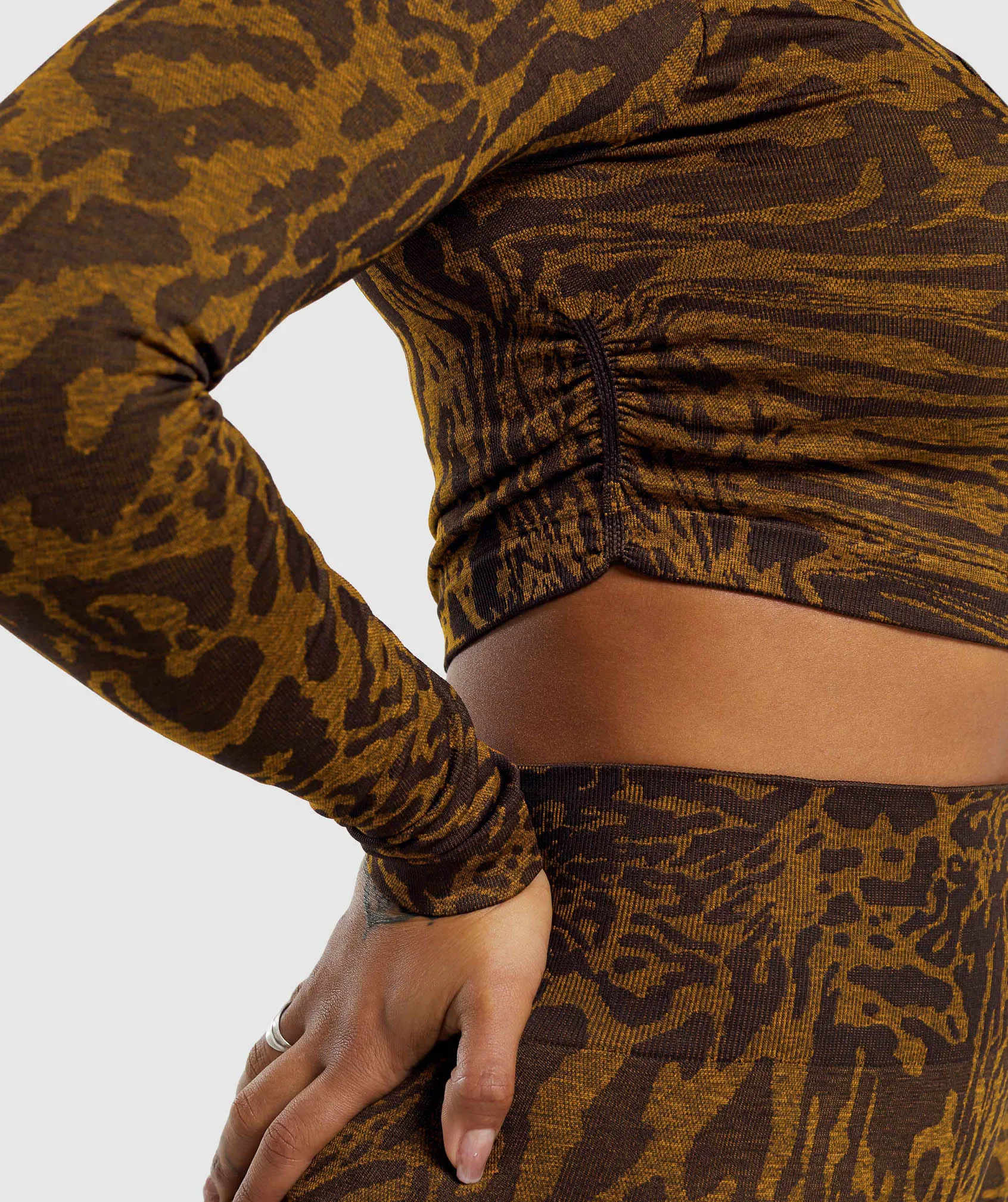 Gymshark Adapt Safari Seamless Long Sleeve Crop Top - Archive Brown/Burnt Yellow